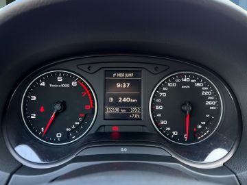 Audi A3 1.2 TFSI Attraction °AHK°SHZ°AAC°Allwetter°