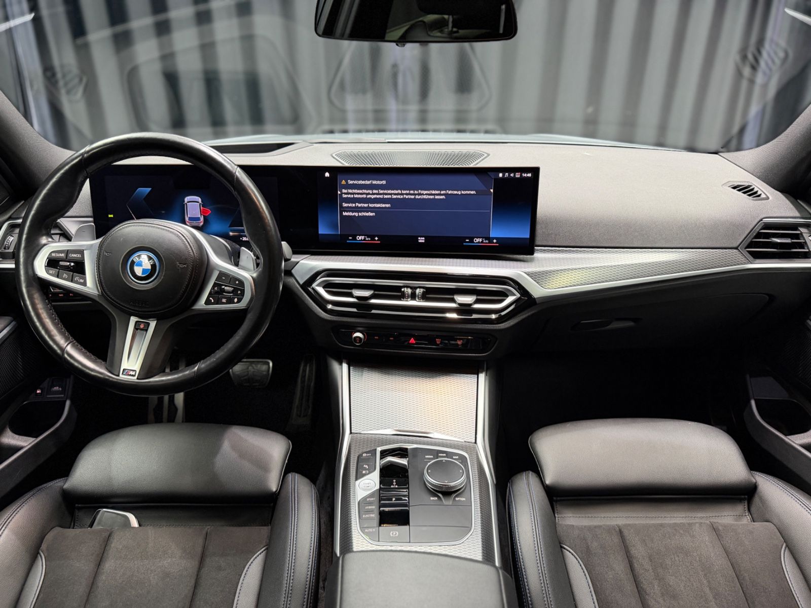 Fahrzeugabbildung BMW 330e Touring M Sport|HEAD-UP|NAVI|HIFI|WIDESCREE