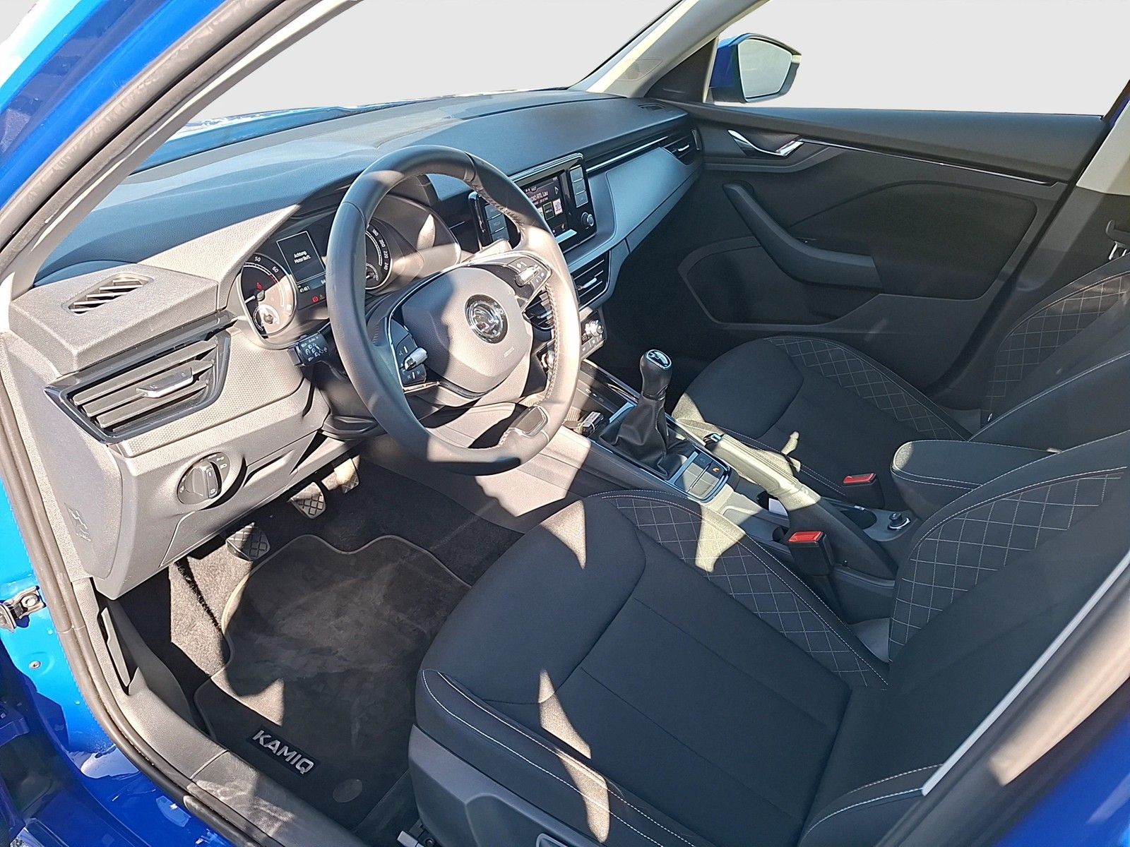 Fahrzeugabbildung SKODA Kamiq TSI Ambition LED GRA RFK SHZ LM
