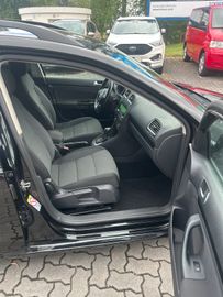 Volkswagen Golf - 11