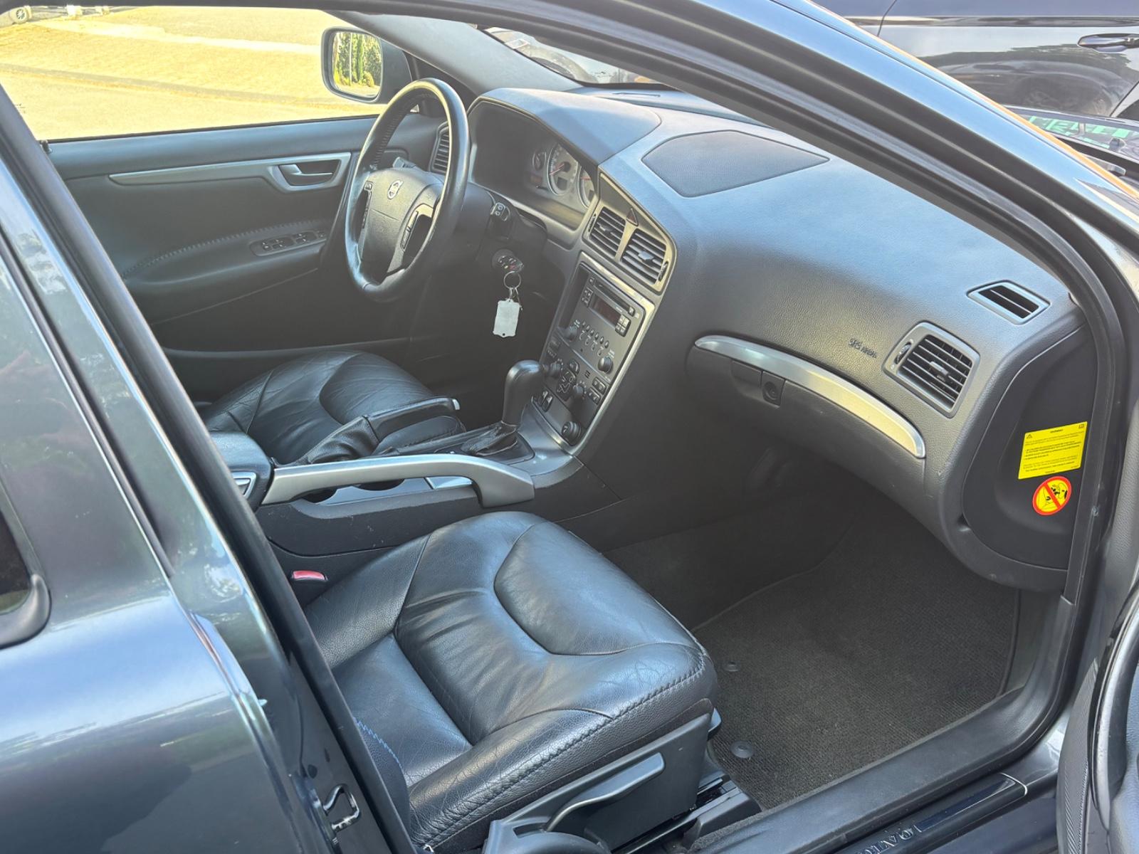 Volvo XC70 2004 — photo 15