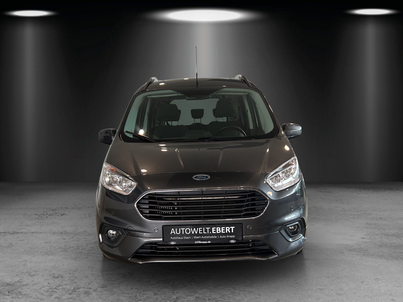 Fahrzeugabbildung Ford Tourneo Courier Titanium