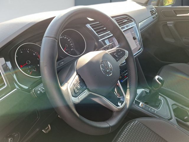 Tiguan 1.5 TSI Active *LED*AHK*NAVI*PANO*STANDH*