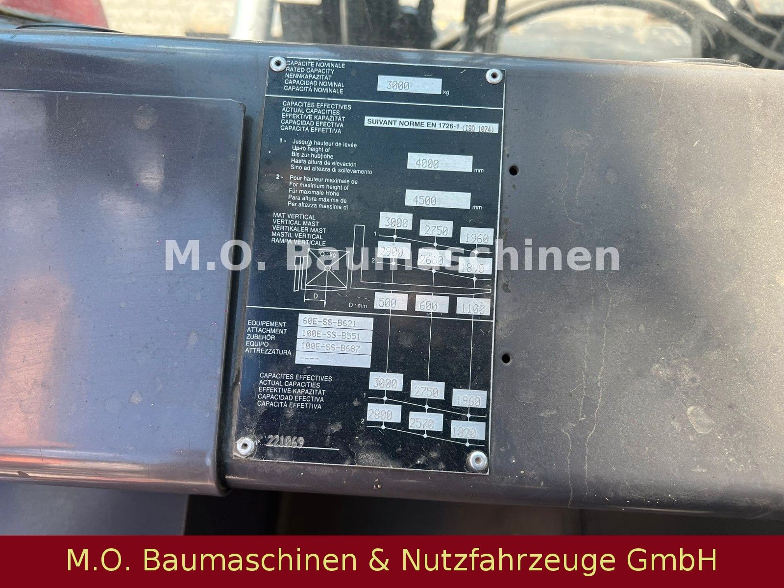 Fahrzeugabbildung Manitou MC 30 / Drehkranz / SS /Duplex / 3t / 4m /