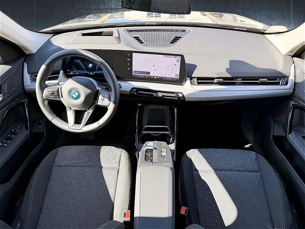 BMW X1 xDrive25e Navi,Head-Up,Komfortz.,Shzg,LED,RFK foto 7