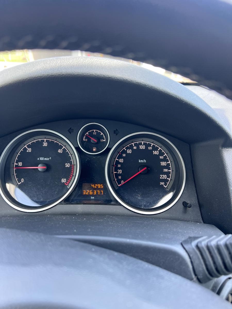 Opel Astra 2008 — photo 10