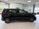 Volkswagen Touran Highline BMT|AUT|R-LINE|NAVI|LED|KAM|ACC - gebrauchte Vans in Köln
