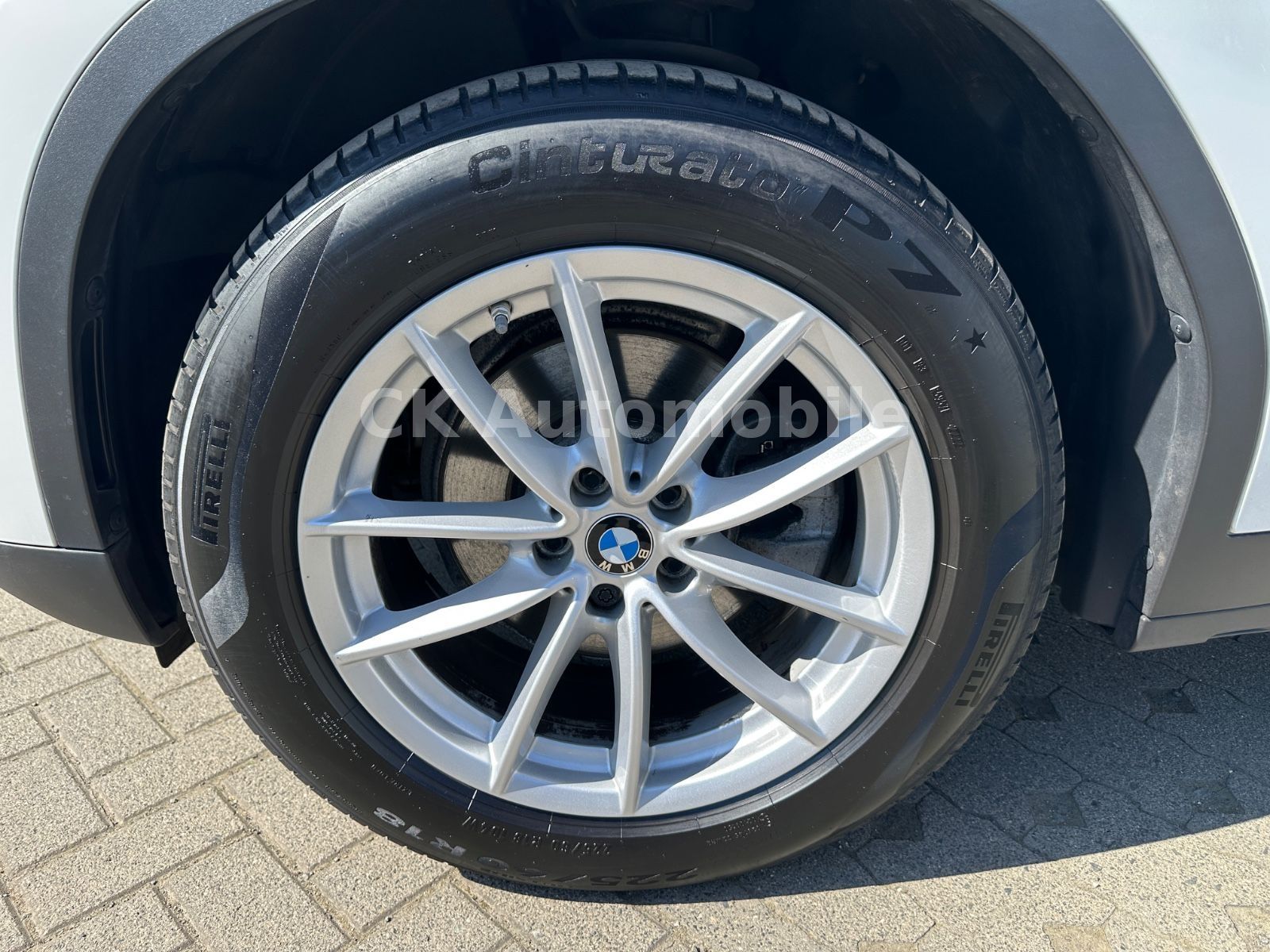 Fahrzeugabbildung BMW X3 xDrive20d Advantage/Navi/Head-Up/Pano/AHK