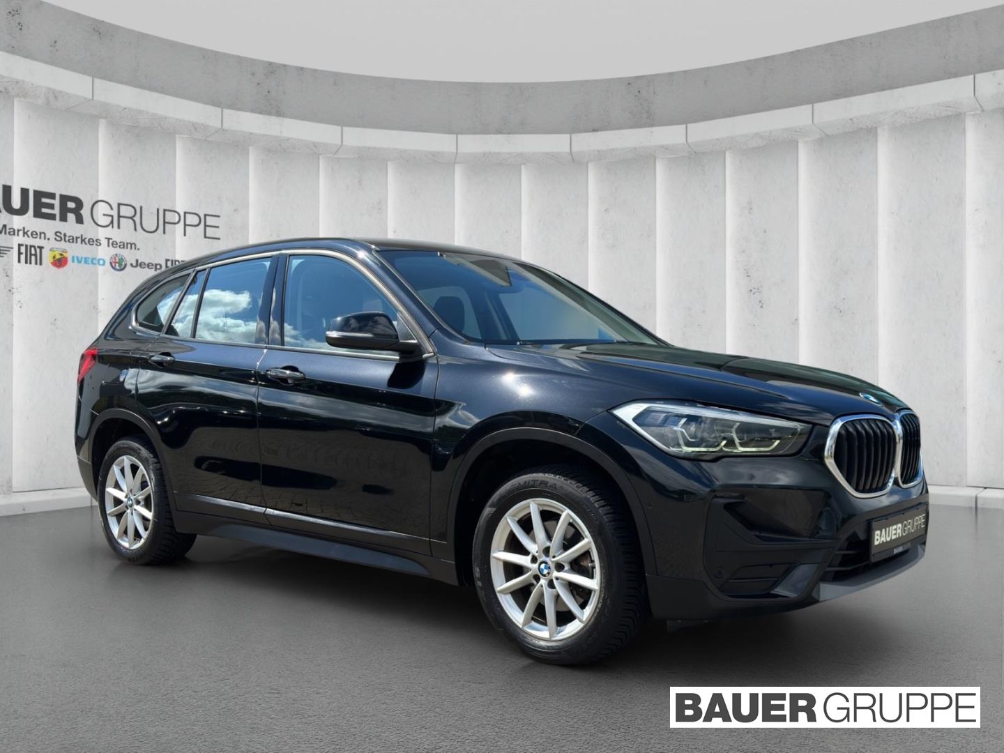 BMW X1 sDrive18d Advantage RFK AHK Navi LED El. Heck foto 9