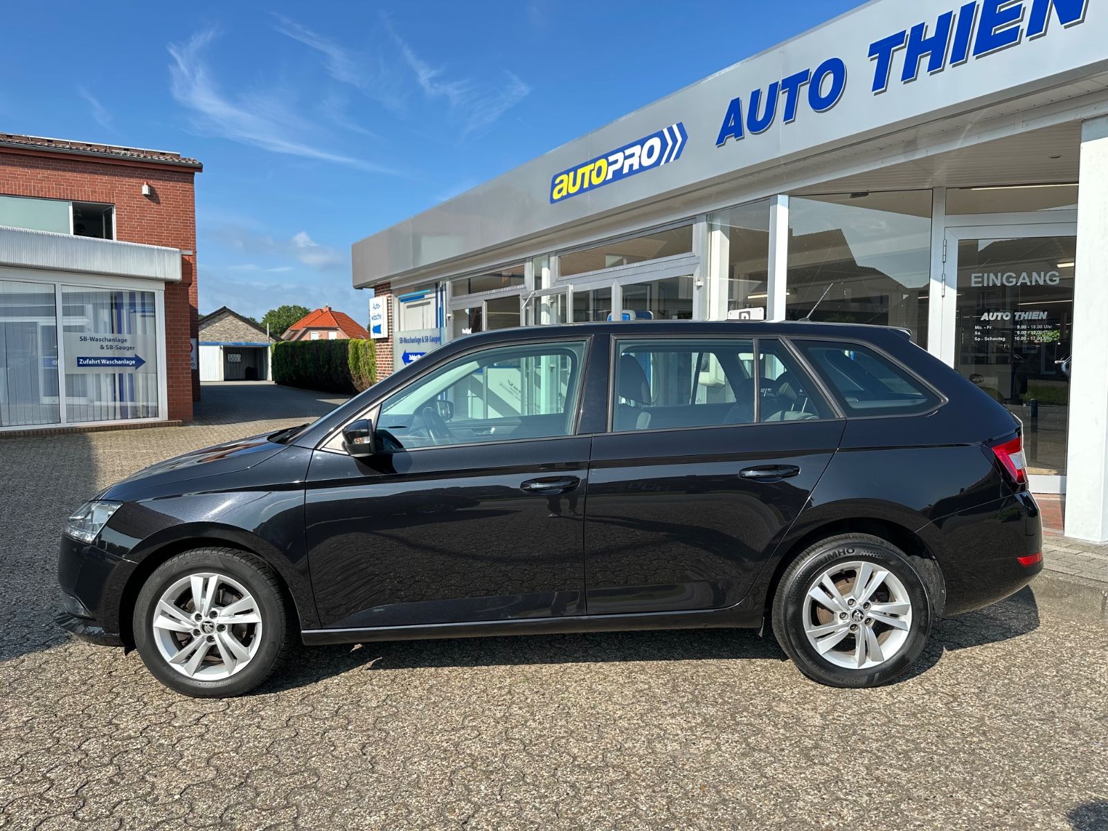 Fahrzeugabbildung SKODA Fabia Combi 1.0 TSI Ambition SHZG/BT/GJR/CarPlay
