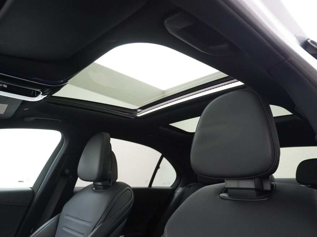 Mercedes-Benz C 200 AMG Launch Edition | Panorama - Schiebedac