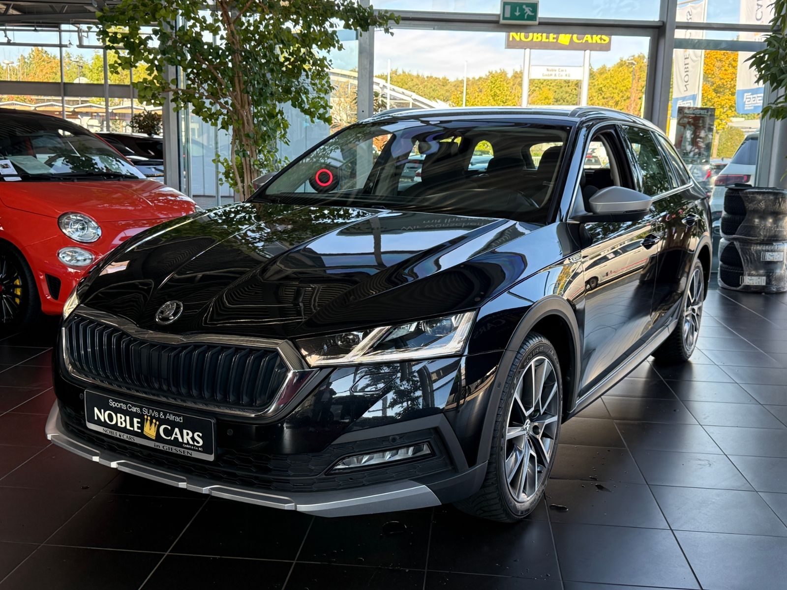 Fahrzeugabbildung SKODA Octavia Combi Scout 4x4 KAM ACC HUD LED