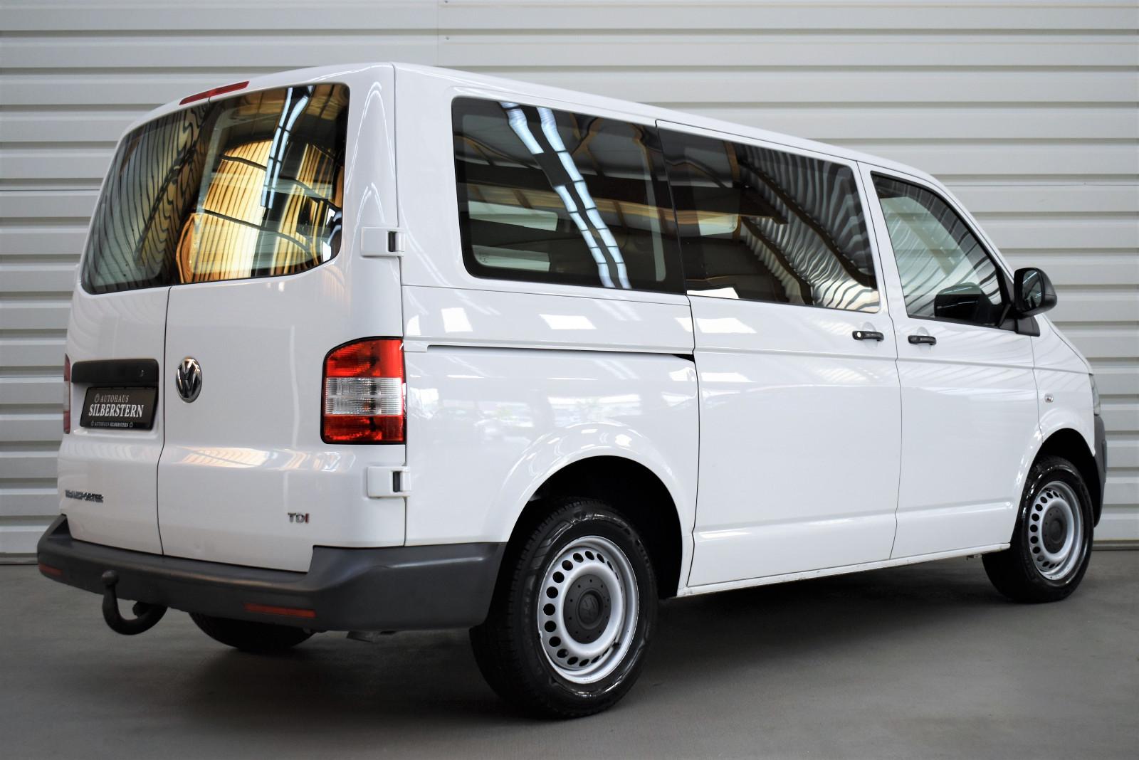 Volkswagen T5 Transporter 2.0 TDI 140 ch DSG • 1re main • TVA récupérable • Attelage