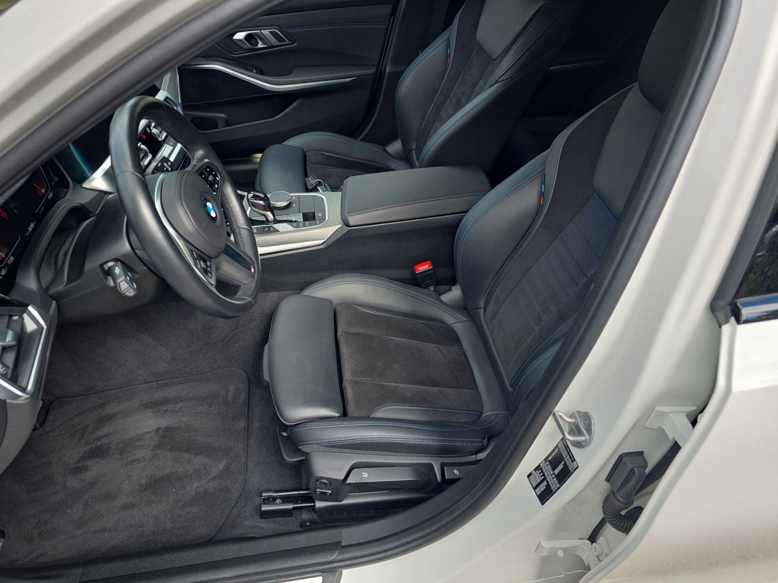 BMW 318 i M Sport foto 13