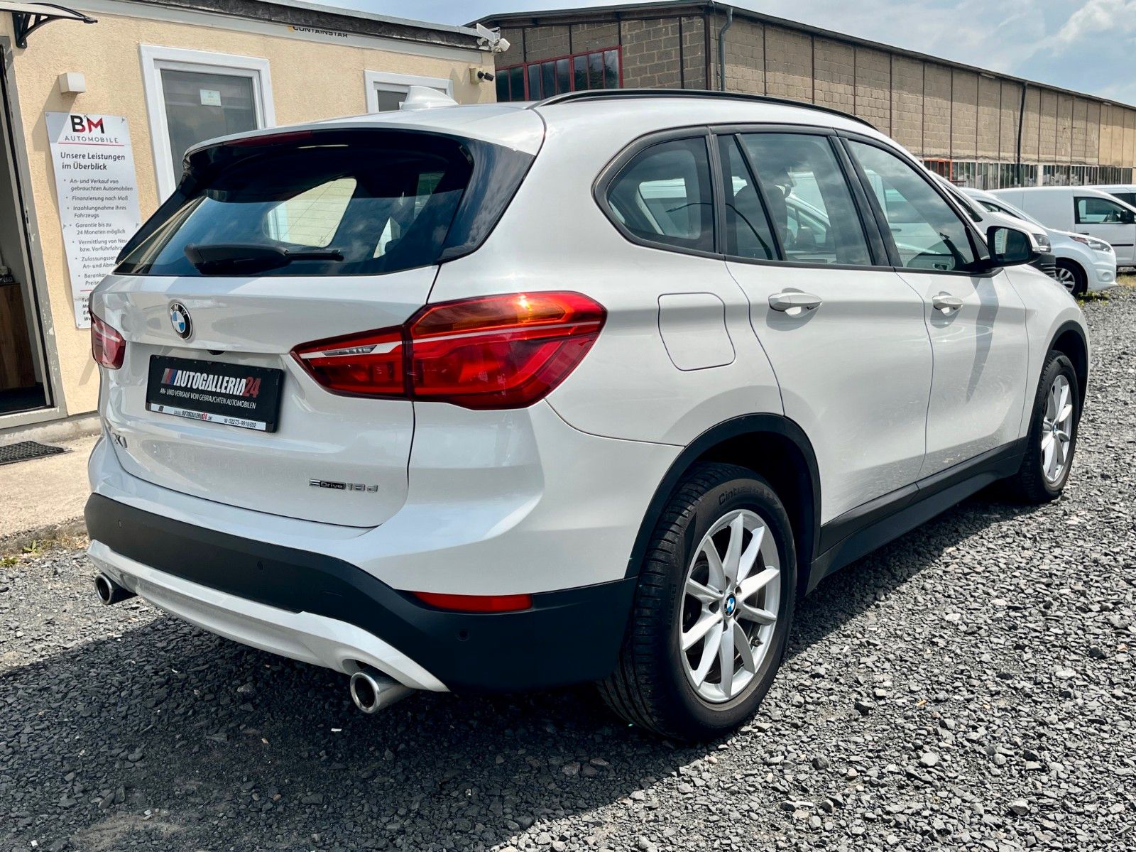 Fahrzeugabbildung BMW X1 sDrive18d Aut. Navi SPORTSITZE Alarm Kamera