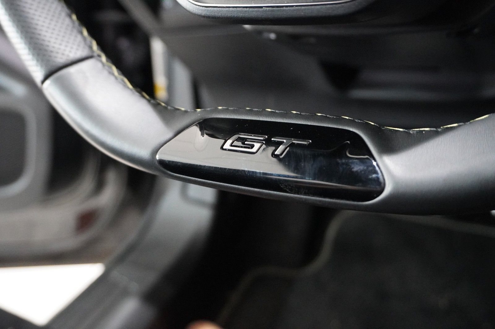 Fahrzeugabbildung Peugeot 2008 1.2 HYBRID GT E-DSC NAVI/LED/KAMERA/SPORT