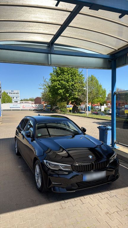 Image of BMW 320