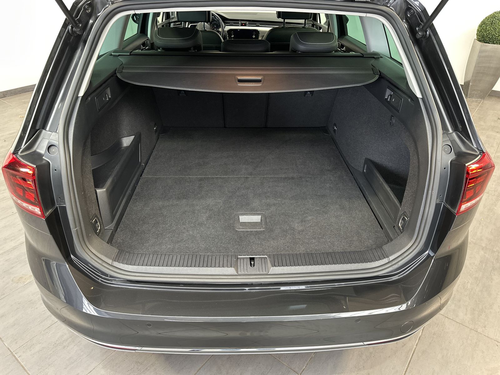 Fahrzeugabbildung Volkswagen Passat Variant GTE NAV+IQ-LIGHT+KAMERA+17ZOLL+PP