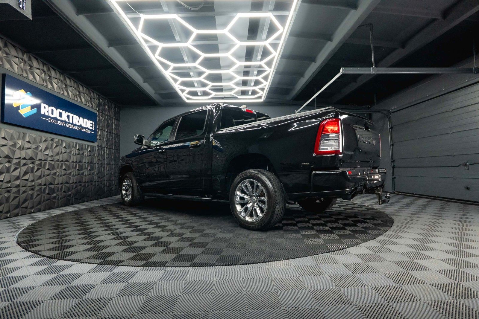 Fahrzeugabbildung Dodge RAM 5.7 V8 HEMI 4x4 BLACK *LPG 200L*Unfallfrei*