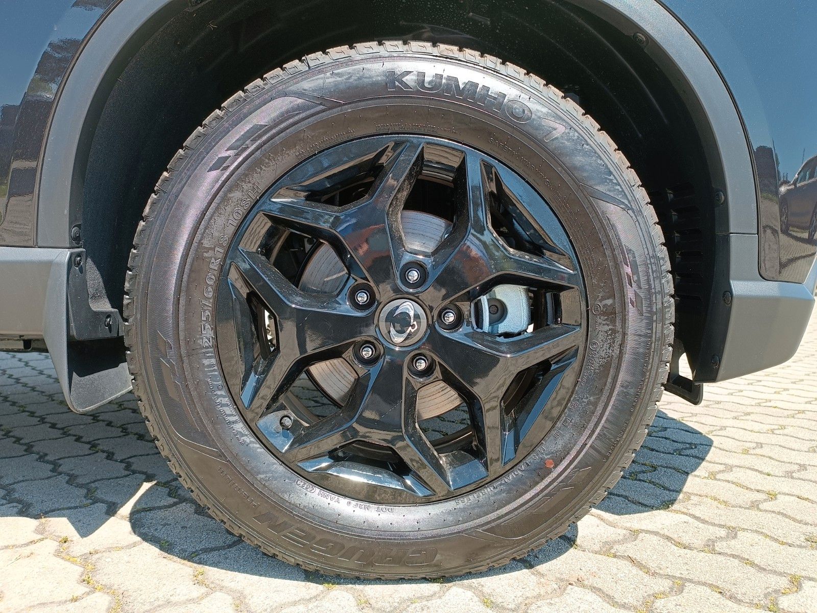 Fahrzeugabbildung Ssangyong Musso Grand 202PS  AT  4x4  LEDER+XENON+SD+ROLLO