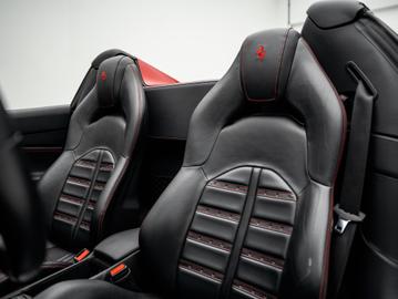 صورة مصغرة 23 لـ 2015 Ferrari 488 SPIDER
