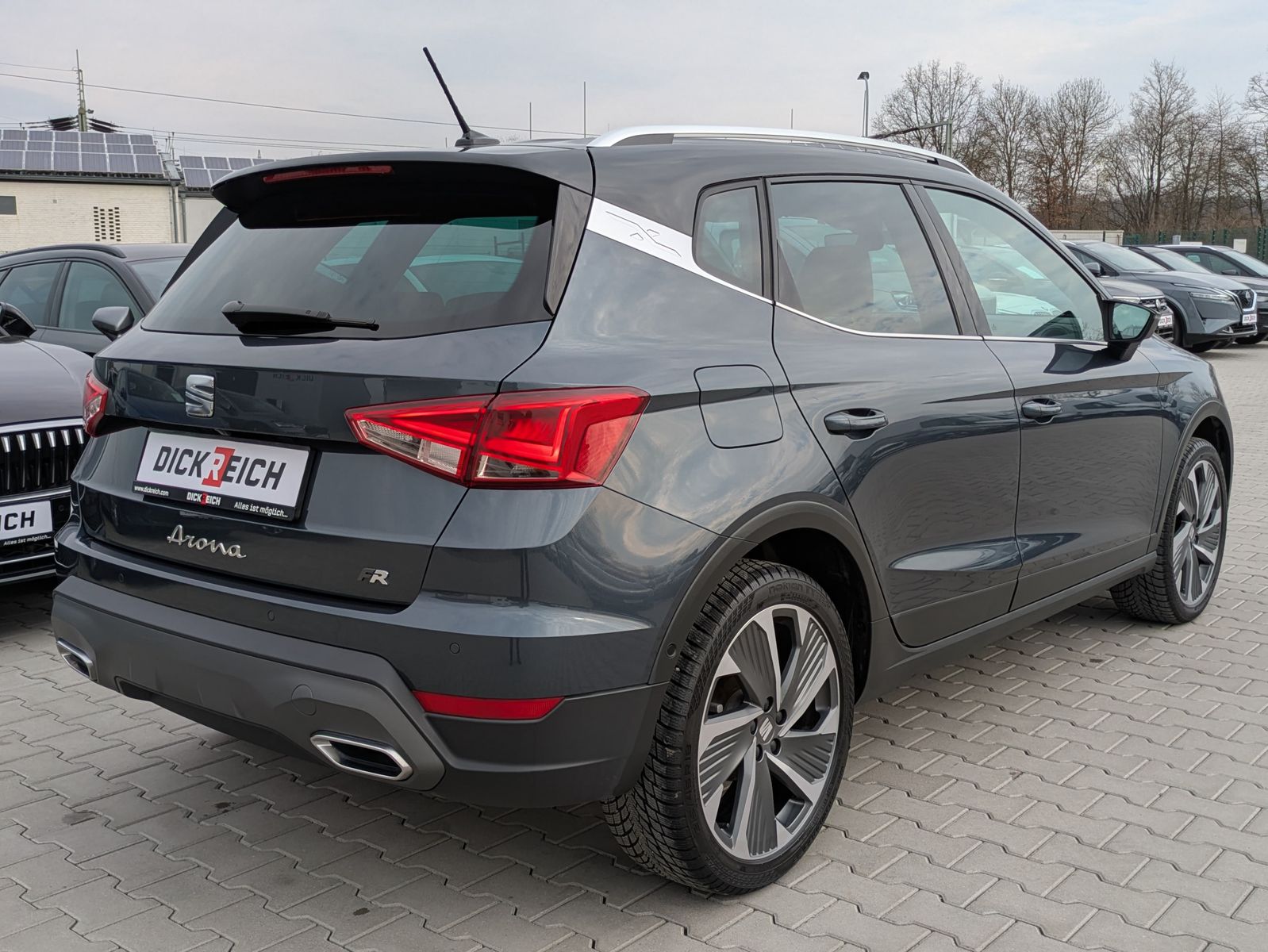 Fahrzeugabbildung SEAT Arona 1.0 TSI FR DSG AHK*ACC*LED*APP*DAB*KAMERA