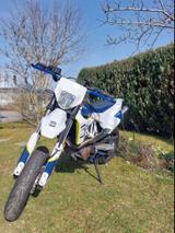 Husqvarna 701 Supermoto  - HUSQVARNA SUPERMOTO