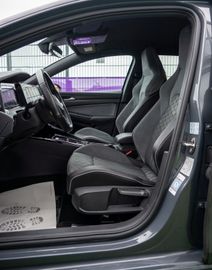 Fahrzeugabbildung Volkswagen Golf VIII Variant R-Line ACC|KAM|SPUR|VIRUTAL.