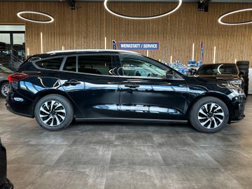 MYAUTOCENTER – Gebraucht- und Jahreswagen mit Werkstattservice in Pfaffenhofen Ford Focus *KEYLESS*ACC*NAV*1-HAND*2-ZONEN*