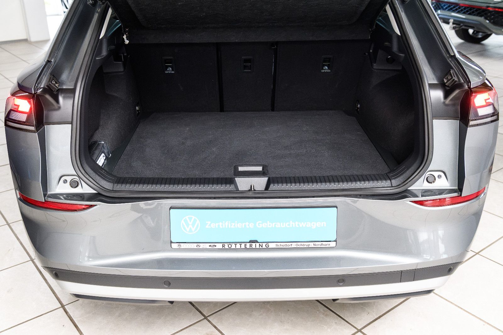 Fahrzeugabbildung Volkswagen T-Roc Life 1.5 eTSI DSG LED+NAVI+RFK+SHZ+ACC