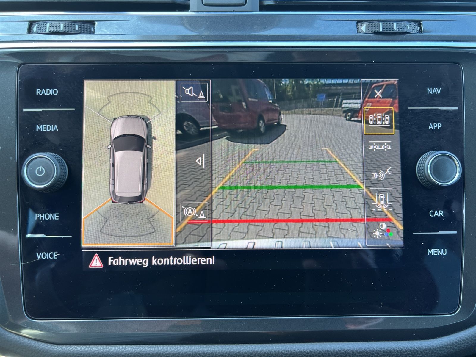 Fahrzeugabbildung Volkswagen Tiguan Allspace TDI Highline 4M DSG LED  ACC DCC