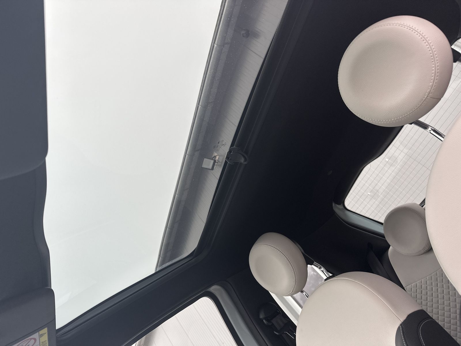 Fahrzeugabbildung Fiat 500 1.0 GSE Dolcevita PANORAMA+KOMFORT-PAKET+PP