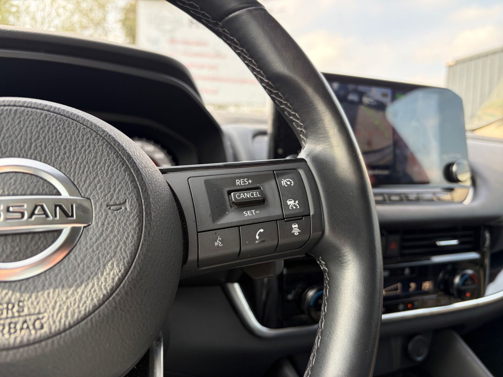 Fahrzeugabbildung Nissan Qashqai 1.3 DIG-T N-Connecta*AUTOMATIK*SHZ*360°K