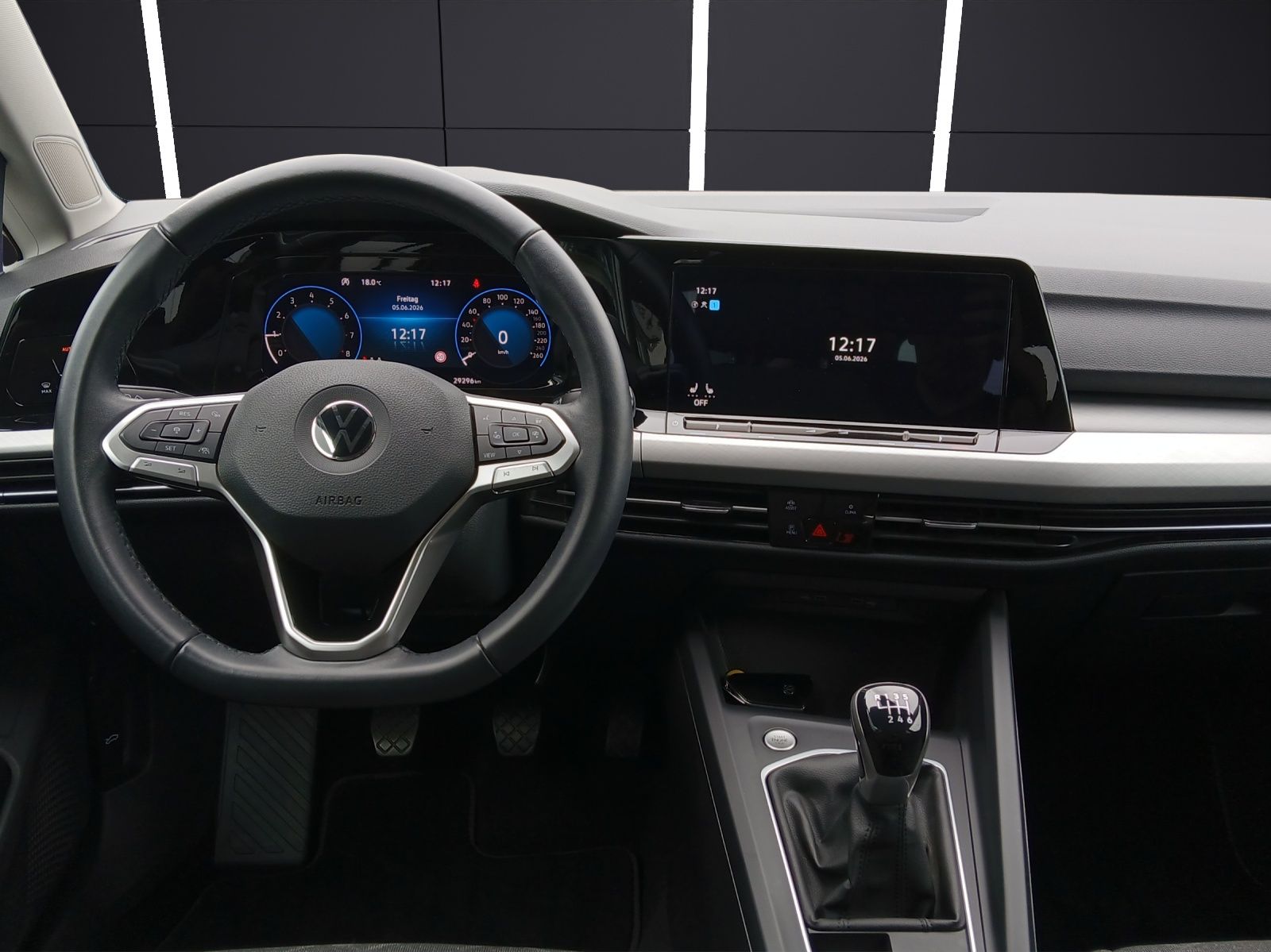 Fahrzeugabbildung Volkswagen Golf VIII Variant TSI Life LED Navi AID ACC PDC