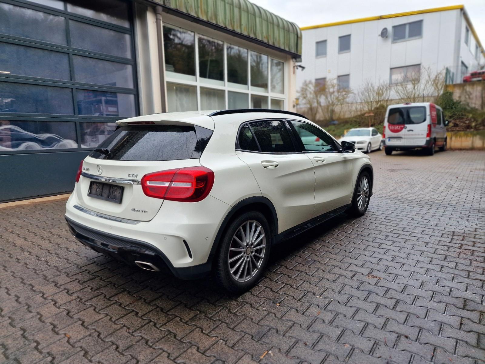 Mercedes-Benz GLA 220 CDI / d 4Matic AMG Line