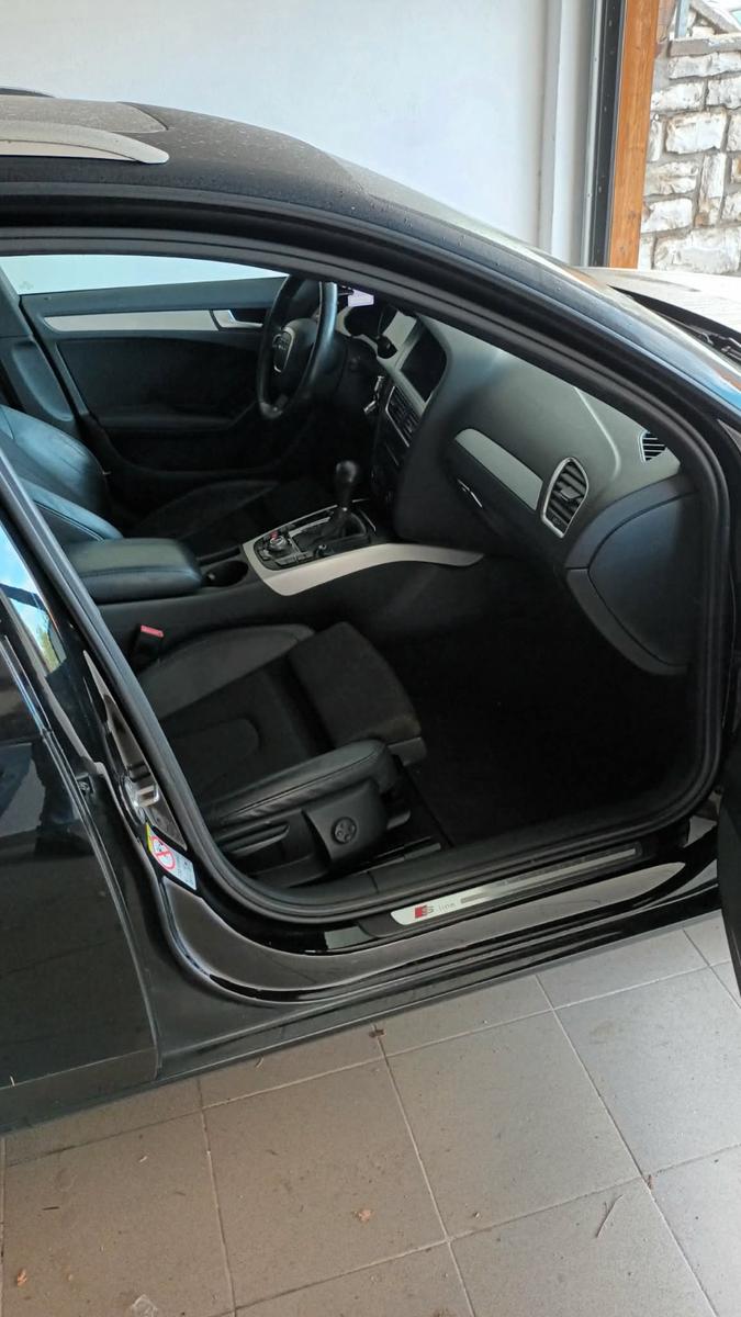 Audi A4 2011 — interior