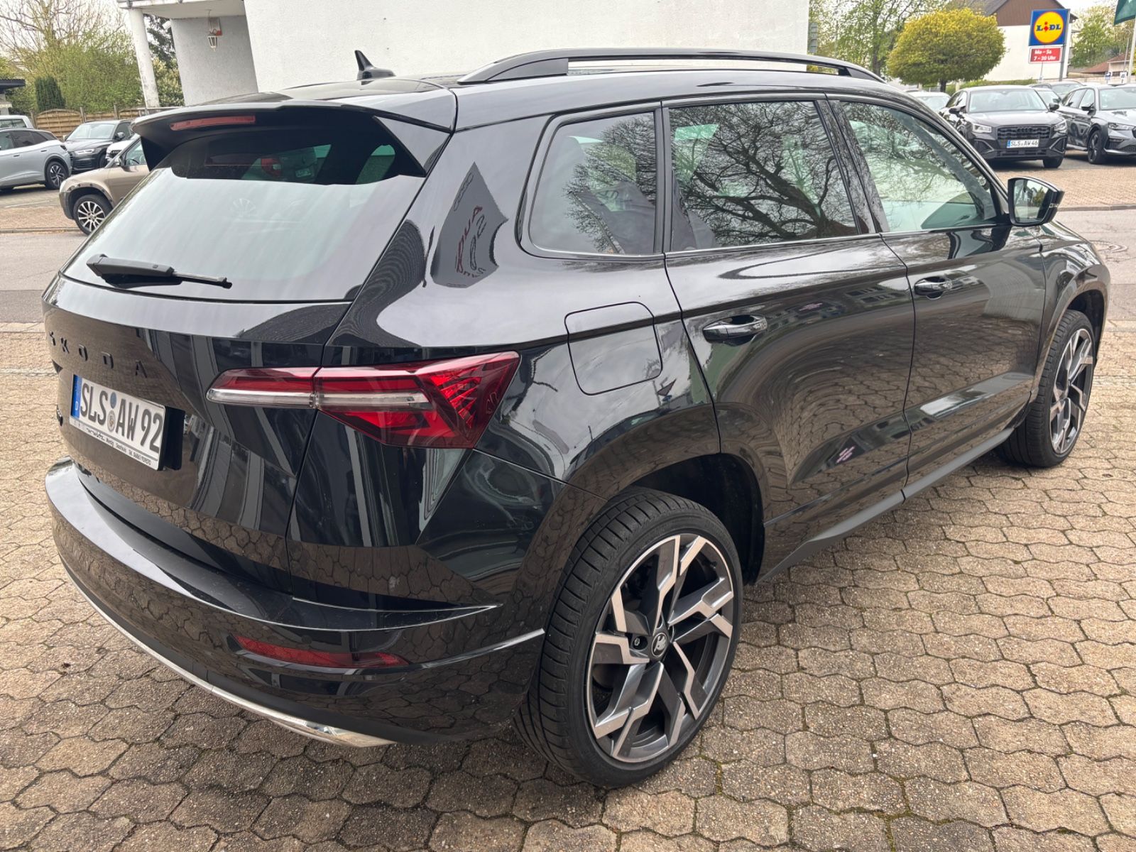 Fahrzeugabbildung SKODA Karoq Sportline 1.5 TSI Pano AHK