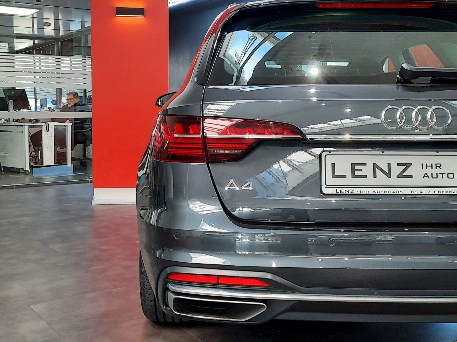 Fahrzeugabbildung Audi A4 Avant 30 TDI advanced S-tronic *AHK*LED*Navi*