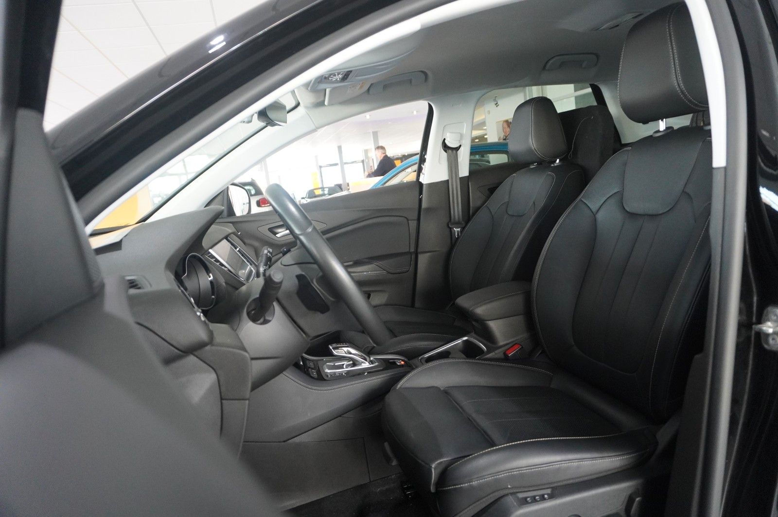 Fahrzeugabbildung Opel Grandland (X) 1.6 HYBRID ELEG. NAVI/360°/LED/DAB