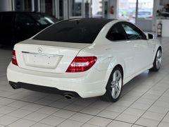 MERCEDES-BENZ C 350 CGI BlueEfficiency /AMG/Panorama/HarmanKar