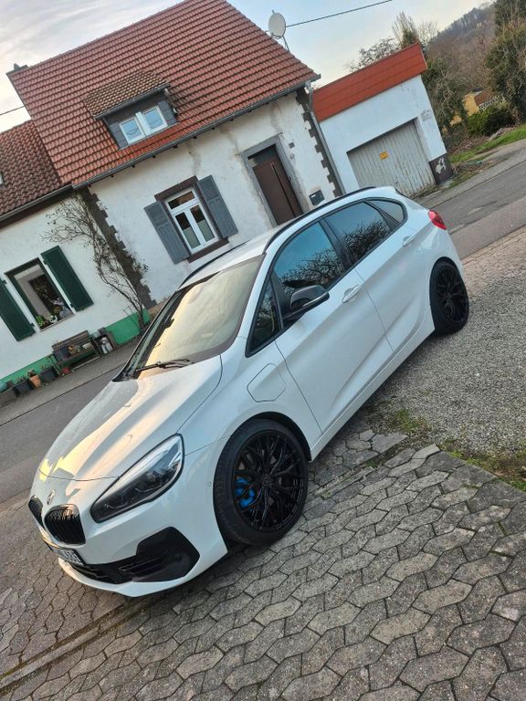 Image of BMW 225