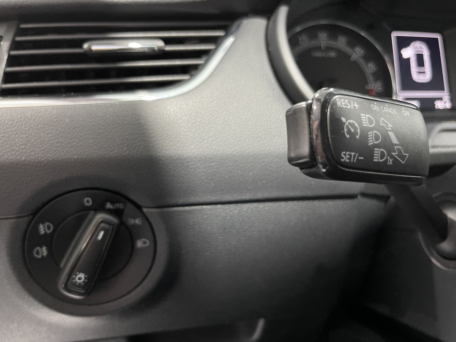 Fahrzeugabbildung SKODA Octavia Ambition 2.0 TDI*ACC*Navi*Klima*PDC*