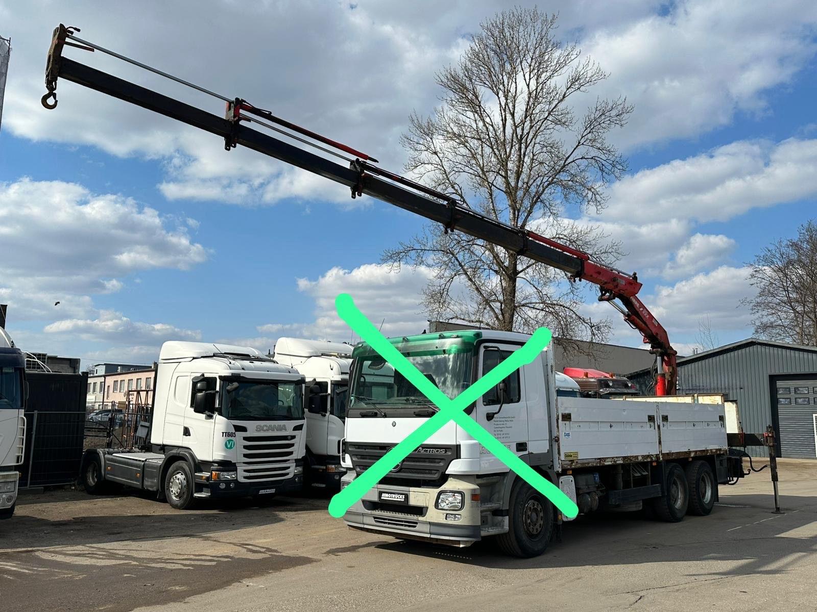 Andere Tirre Euro 222 crane with radio 5 extension