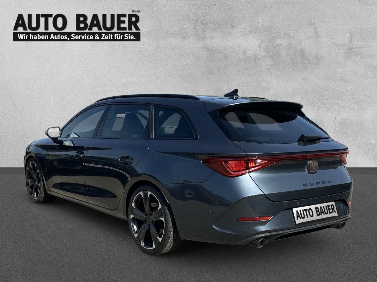 Fahrzeugabbildung CUPRA Leon Sportstourer VZ 2.0 TSI 245 PS 7-Gang-DSG - mit KI generiert/bearbeitet