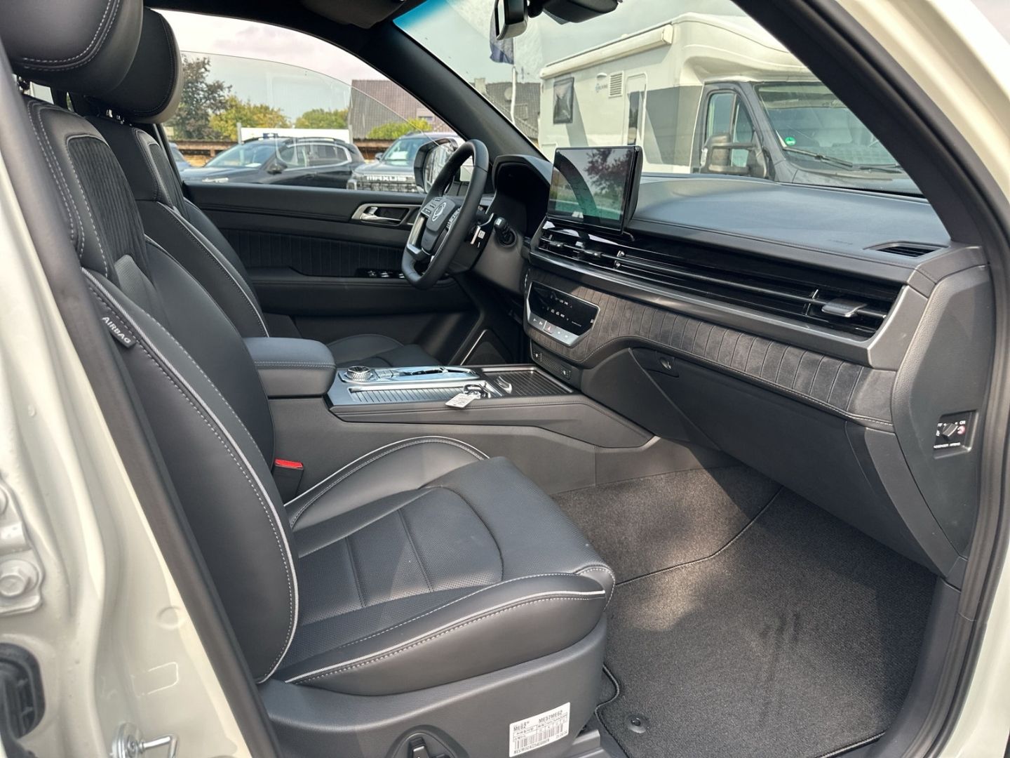 Fahrzeugabbildung KGM Rexton 2.2 Lux 8 AT AWD Navi Leder 360 Kamera