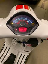 Vespa 300 GTS Racing Sixties - VESPA SI