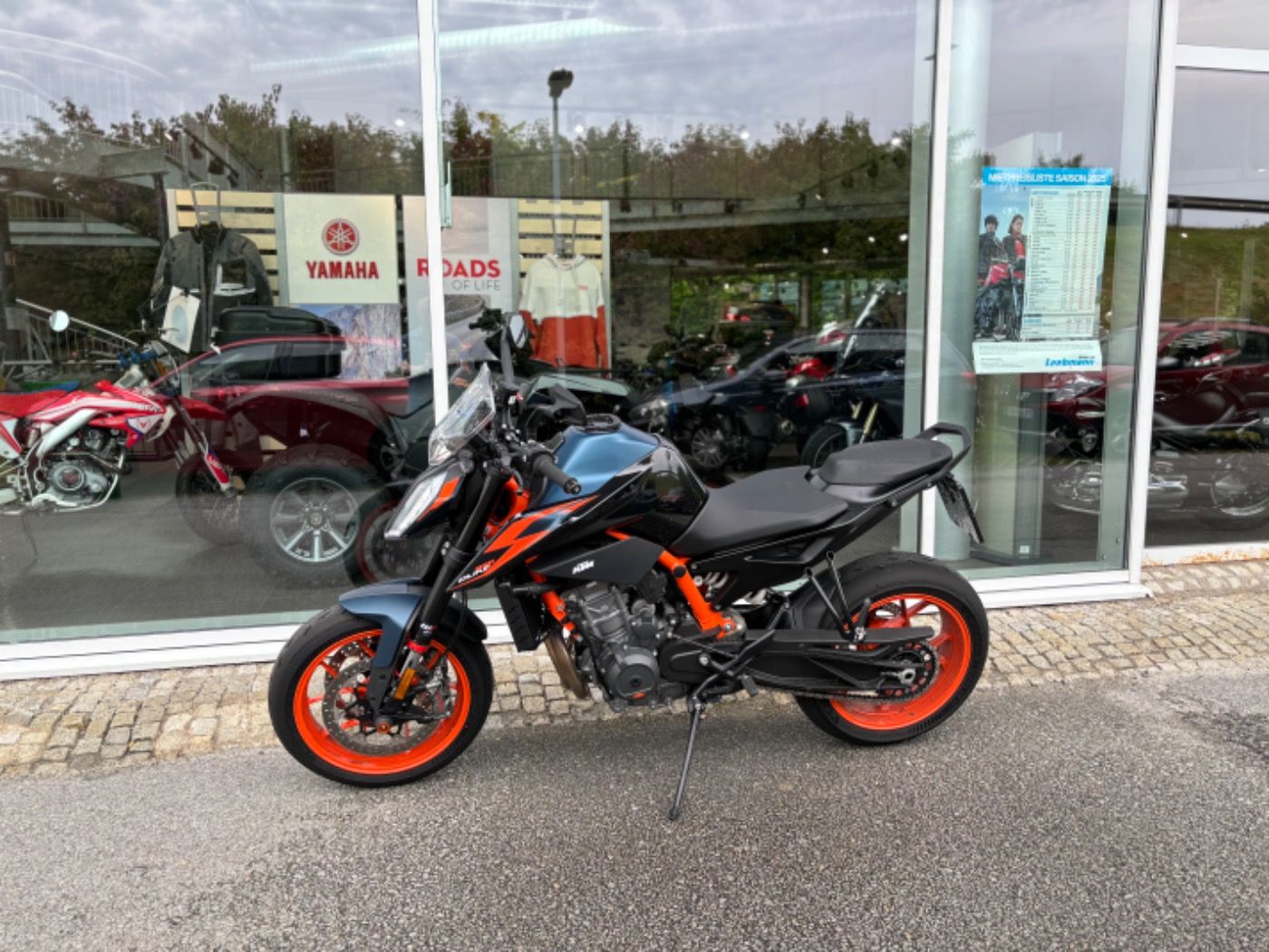 Fahrzeugabbildung KTM 890 Duke R, IX Race Auspuff, Tempomat, Techpack,