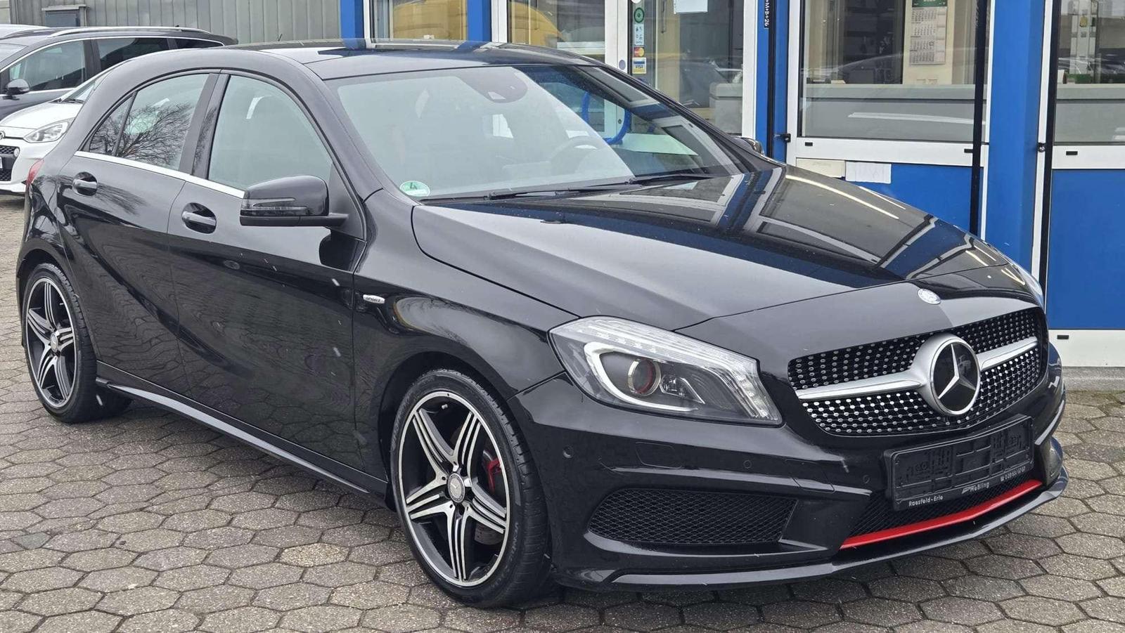 Mercedes-Benz A 250 A 250 Sport AUT Panorama DISTRONIC LEDER