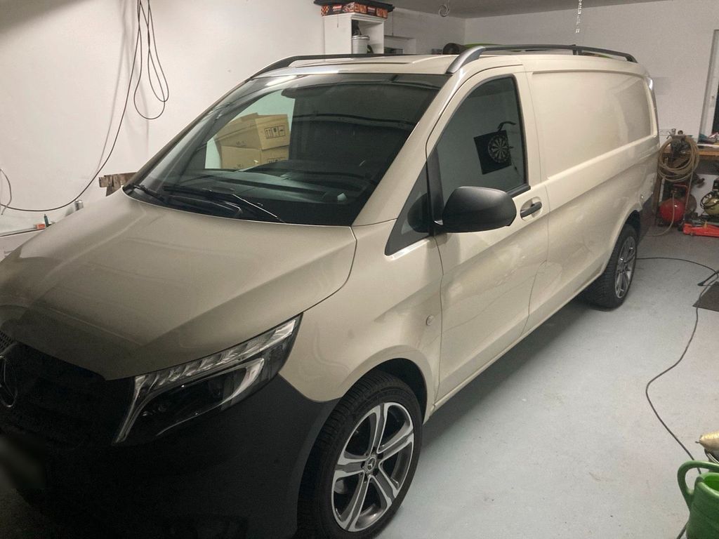 Image of Mercedes-Benz Vito