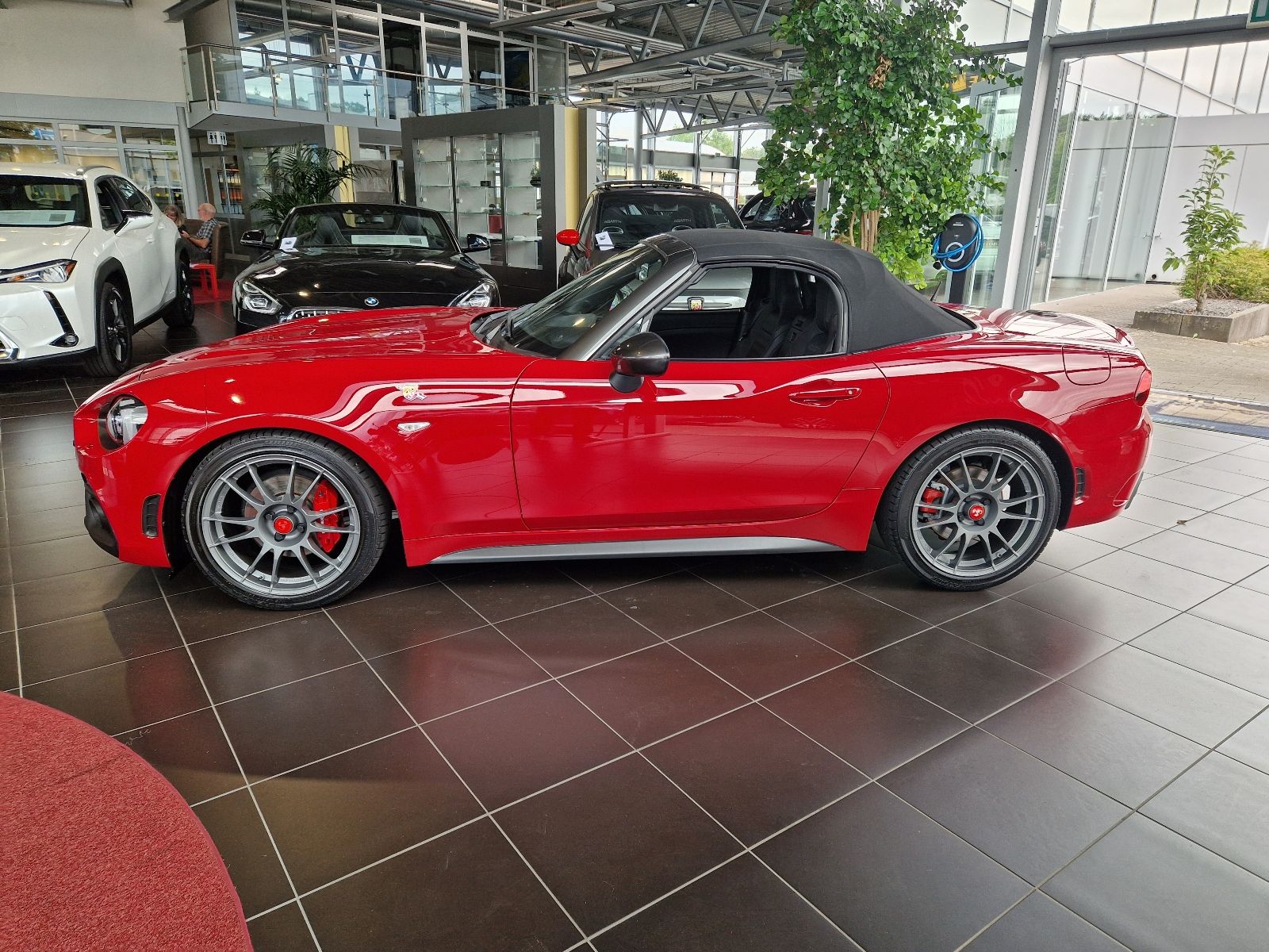 Fahrzeugabbildung Abarth 124 Spider Turismo LED LEDER BOSE